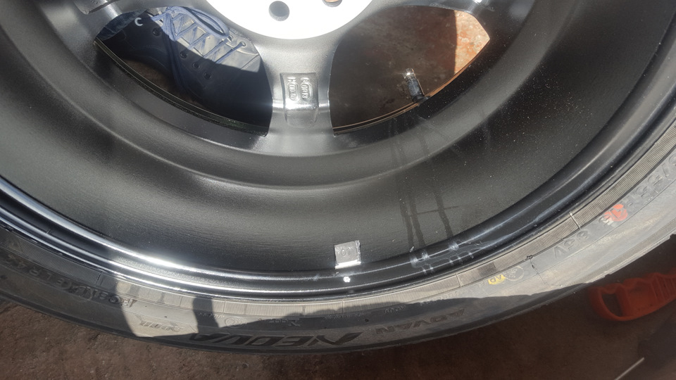 10 грамм всего на балансировку. Причем у всех колес. — Nissan Almera I (N15)