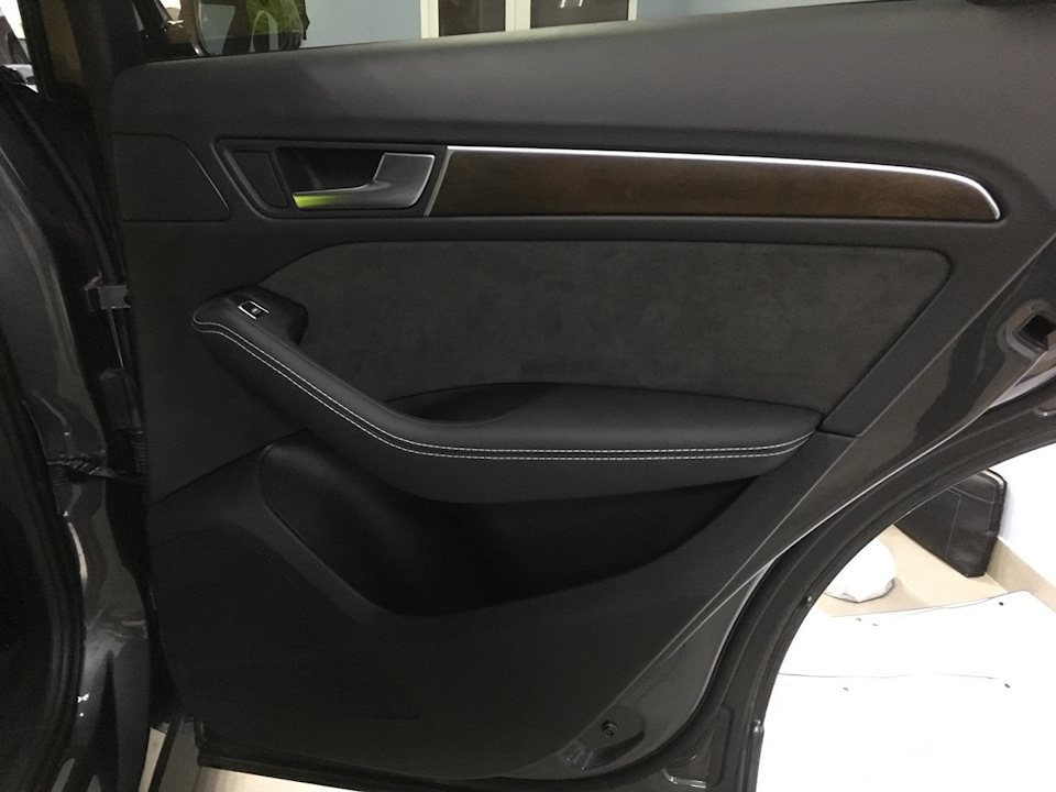 Фото в бортжурнале Audi Q5 (1G)