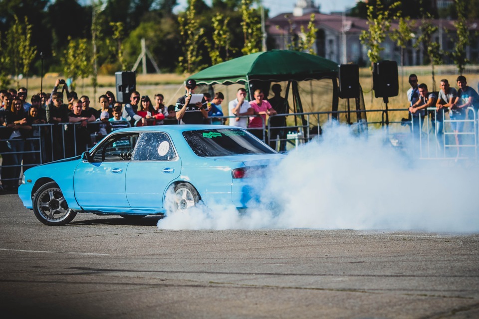 Фото в бортжурнале Nissan Laurel (C34)