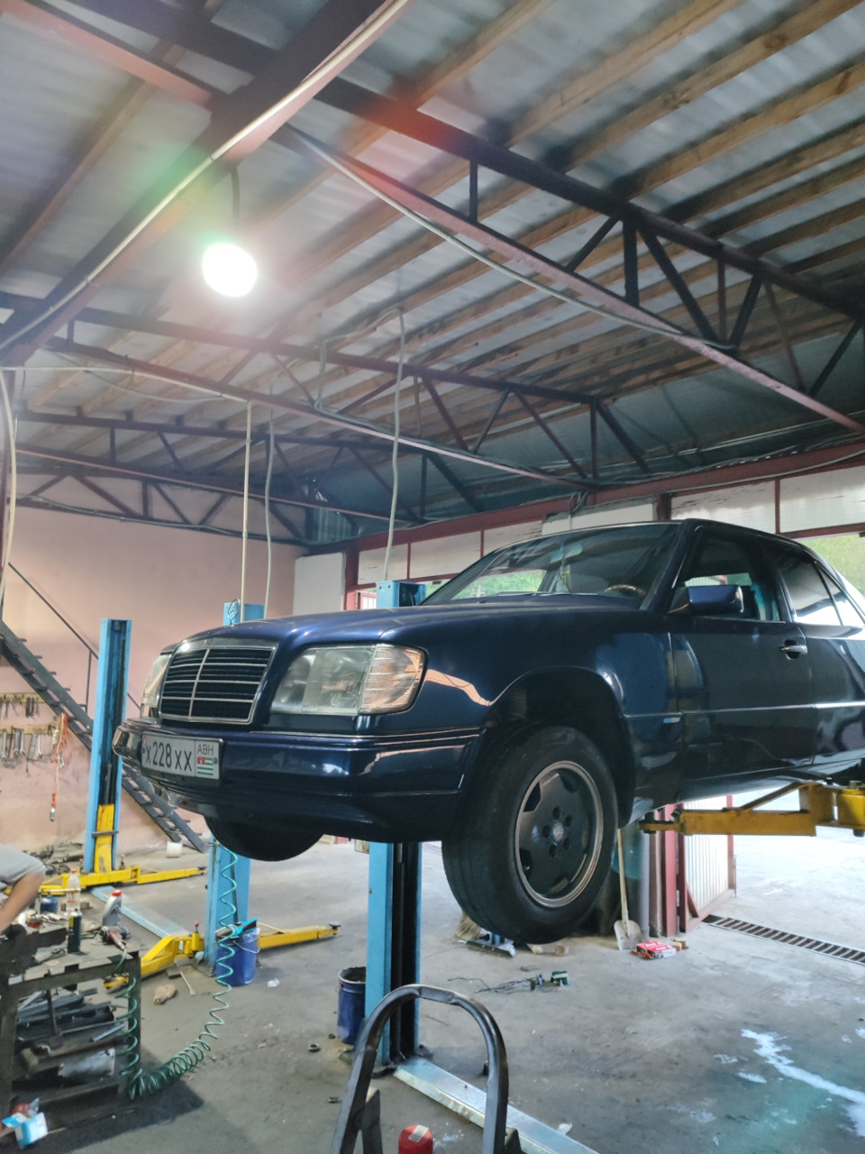 Визит на СТО — Mercedes-Benz E-Class (W124)