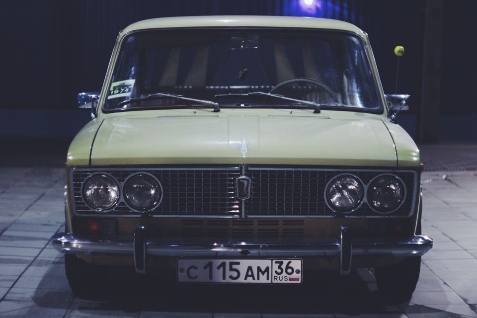 Ребята из Волгограда сделали мини фотосет на мойке самообслуживания — Lada 21035