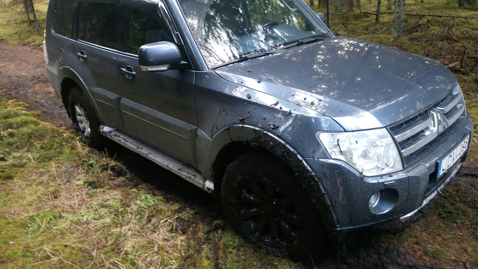 Фото в бортжурнале Mitsubishi Pajero (4G)