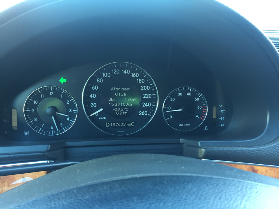 Фото в бортжурнале Mercedes-Benz E-Class (W211)