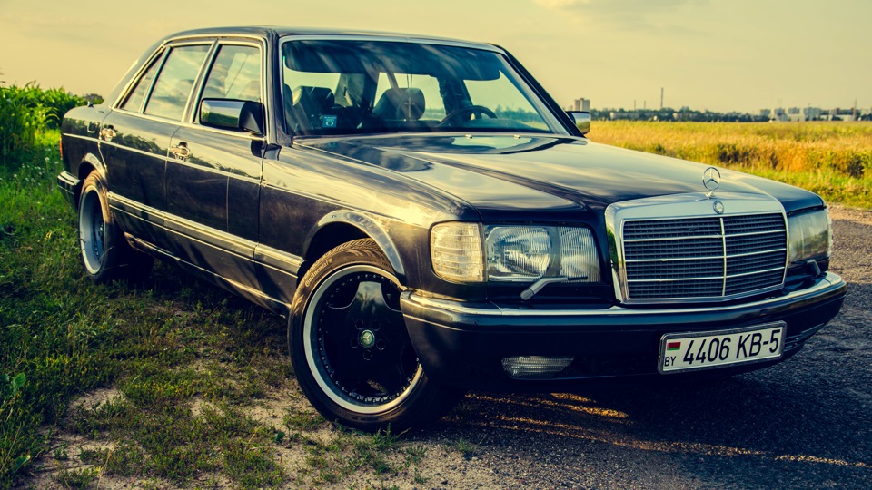 Mercedes-Benz S-Class W126 560sel