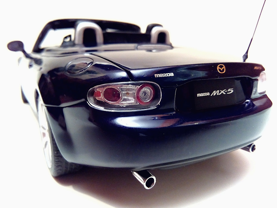 Маленькая акула — Mazda MX-5 (1/18, AutoArt) — Сообщество