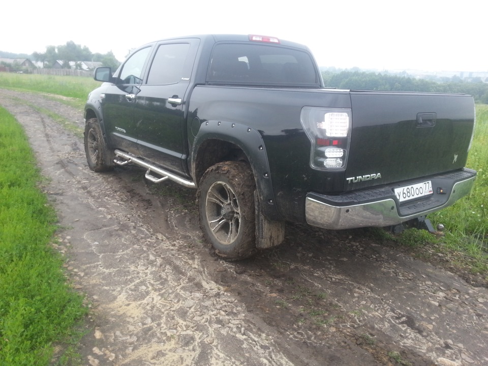Фото в бортжурнале Toyota Tundra (II)