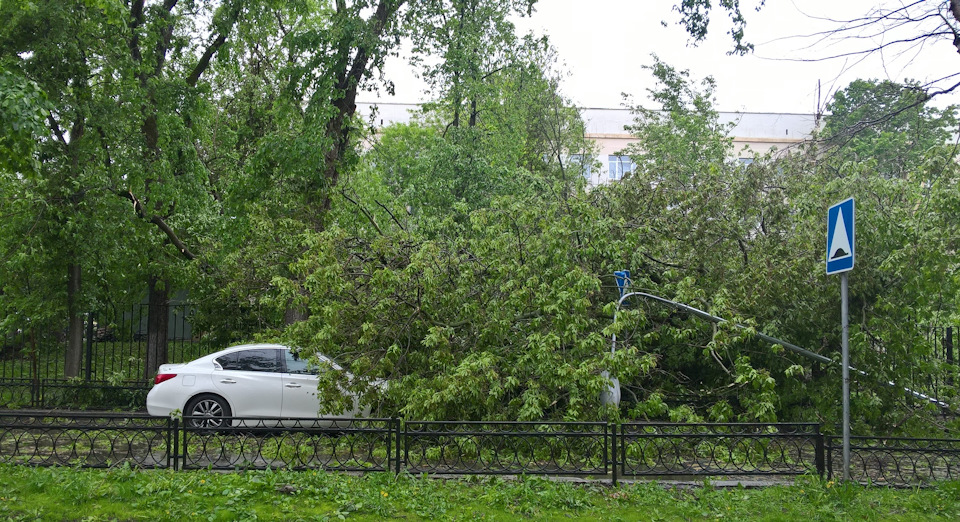 15 — Lada Ларгус