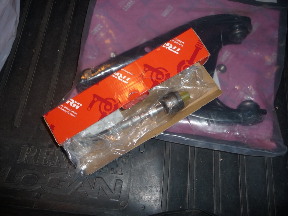 JAR 1031 / 32 Тяга рулевая — Renault Logan (1G). Запчасти на фото: JAR1031