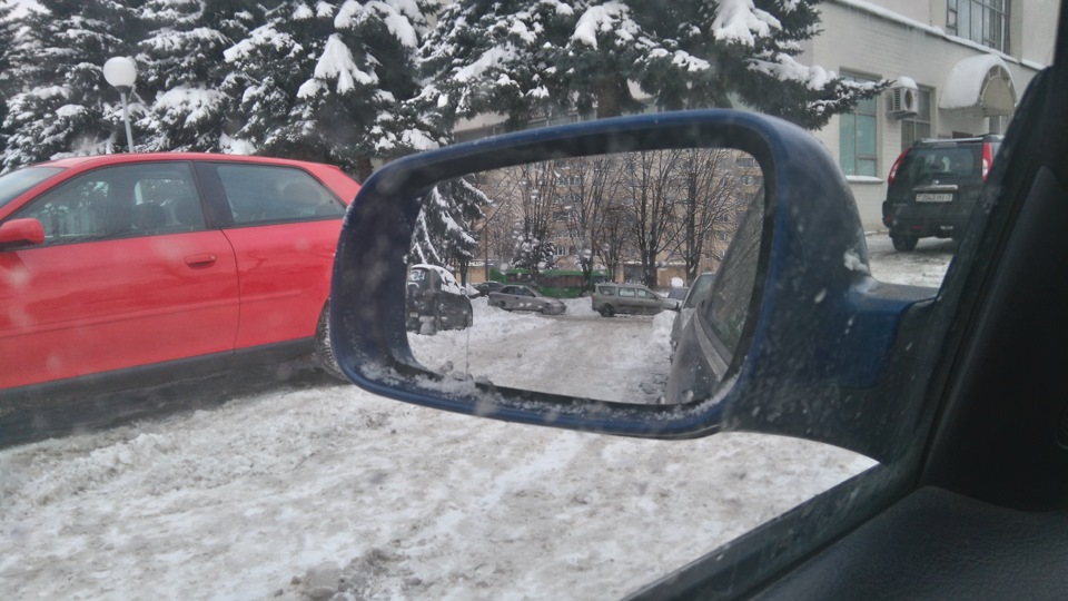 Вид нового зеркала, немного не привычно.Немного глубоко сидит по сравнению с оригинальным. — Volkswagen Passat B5