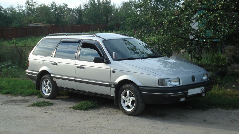 Volkswagen Passat Variant 1,8 ABS, КПП-5, универ.