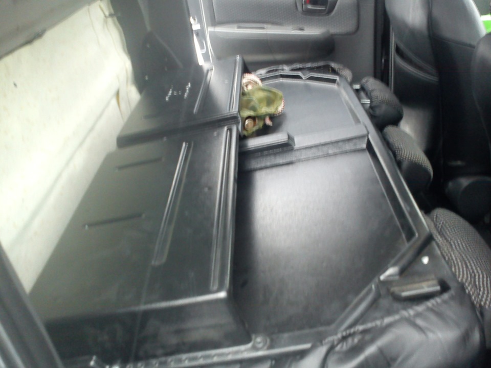 Фото в бортжурнале Toyota Hilux (7G)