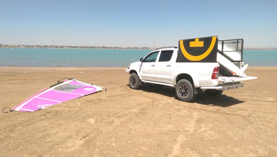Фото в бортжурнале Toyota Hilux (7G)