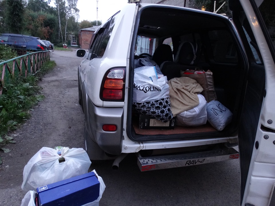 Фото в бортжурнале Toyota RAV4 (I)