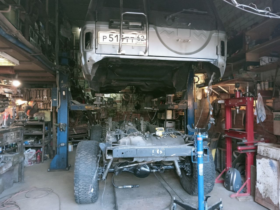 Фото в бортжурнале Nissan Patrol GR I (Y60)