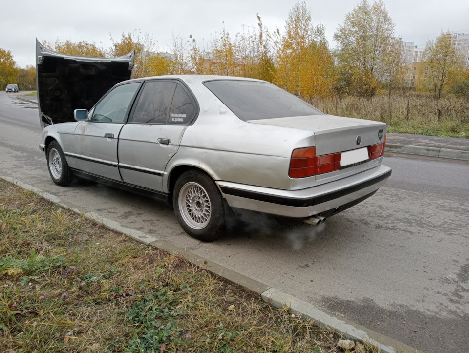 8 — BMW 5 series (E34)