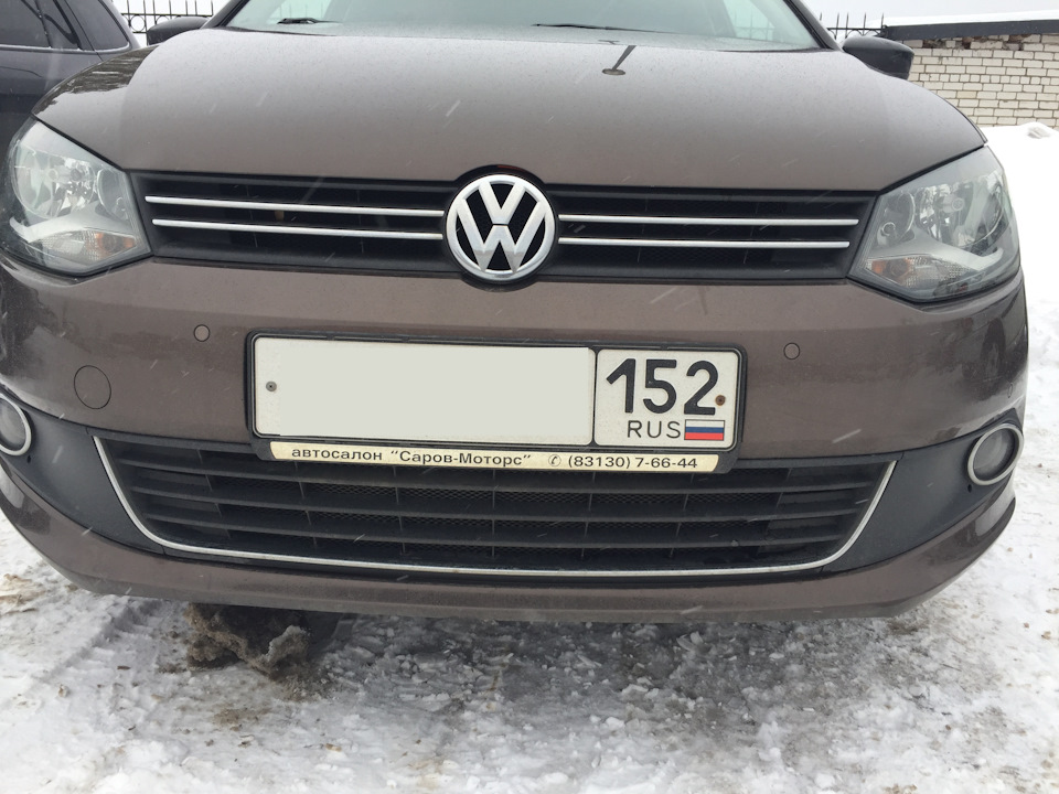 Вид спереди — Volkswagen Polo Sedan