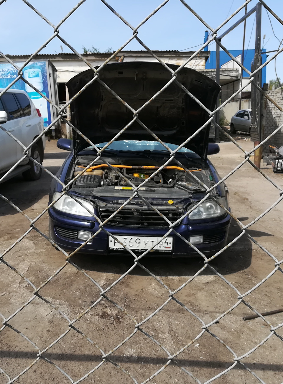 Сижу за решеткой в темнице сырой, вскормленный в неволе орел молодой — Opel Omega B