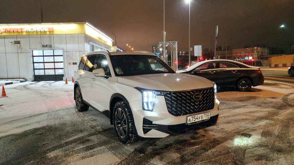GAC GS8 Белый мамонт