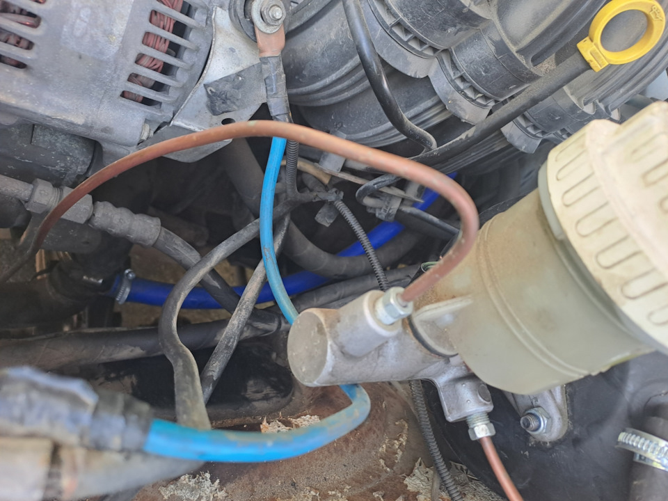 Вид сверху — GAZ 31105