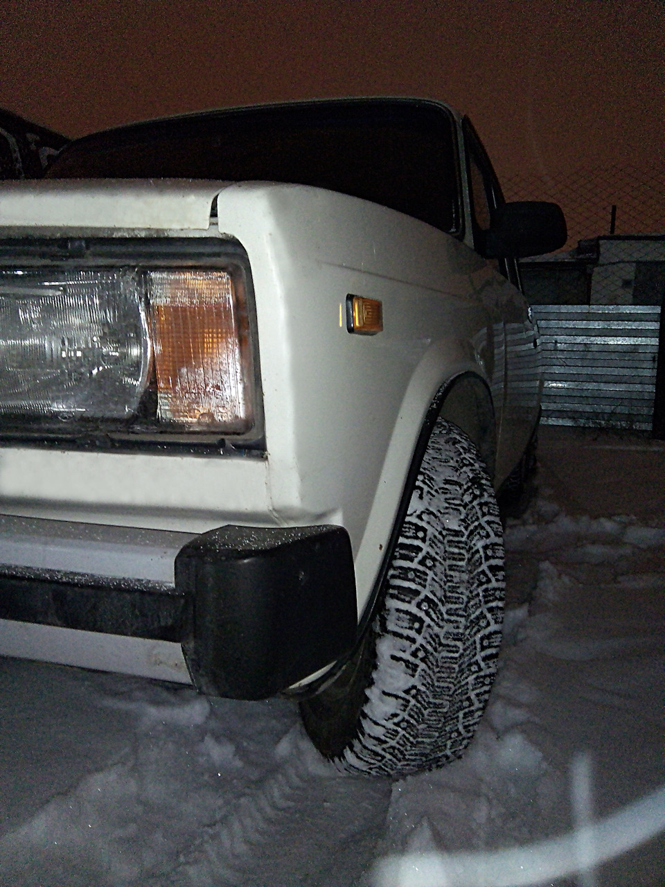 =) — Lada 21053