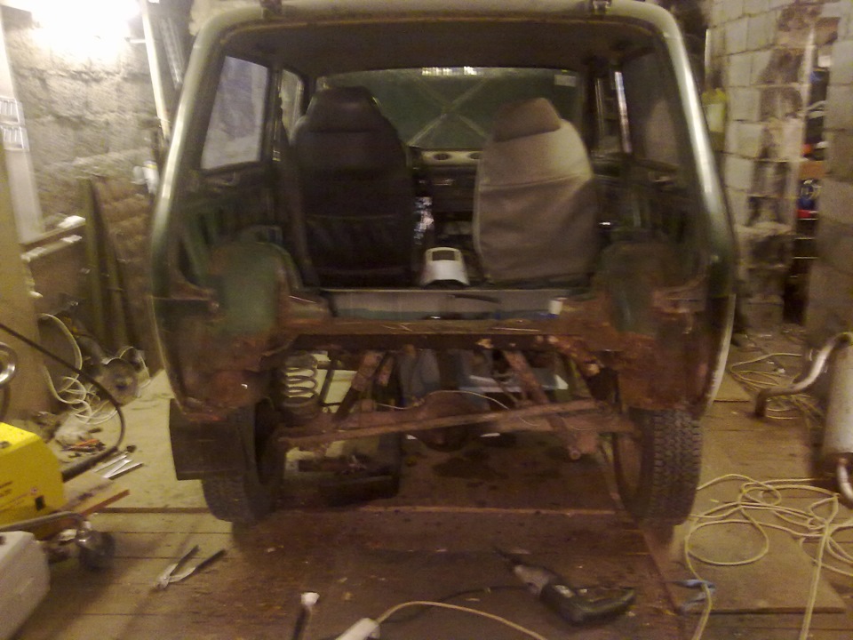2121 — Lada 4x4 3D