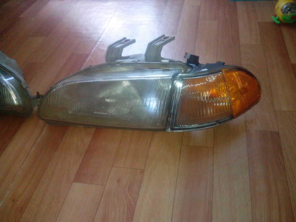 Левая — Honda Civic Ferio (5G)