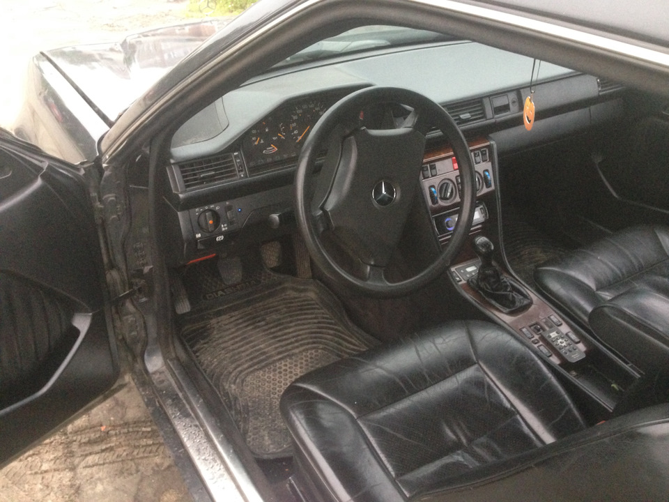 Фото в бортжурнале Mercedes-Benz E-Class Coupe (C124)