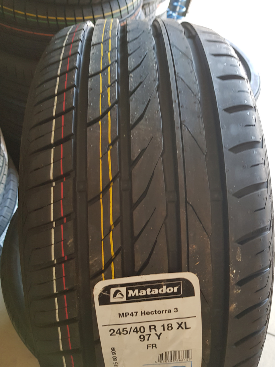 Фото в бортжурнале Volkswagen Passat CC. Запчасти на фото: Matador MP-47 Hectorra 3 245/40R18