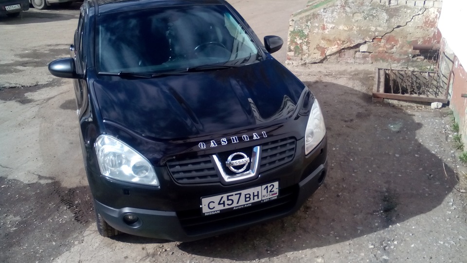 Nissan Qashqai $Кашкаен$