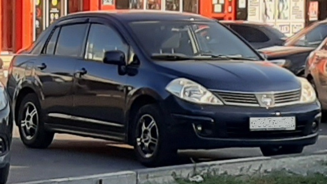 Nissan Tiida Инжир