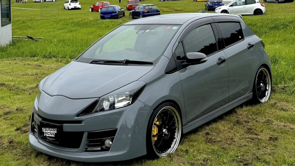 Toyota Vitz RS G’sport nardo grey