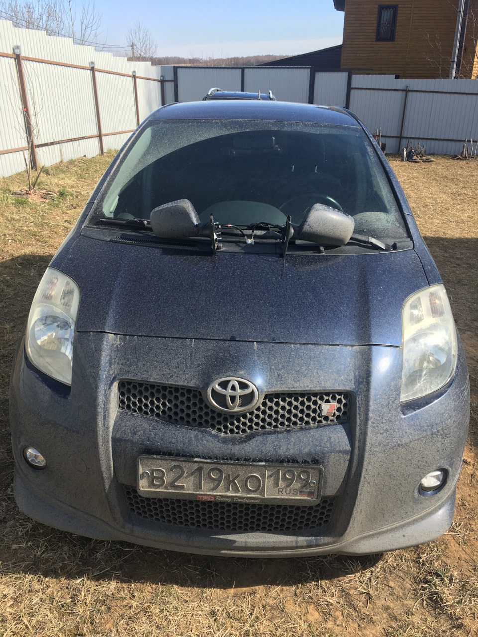 Без ушей — Toyota Yaris (p2)