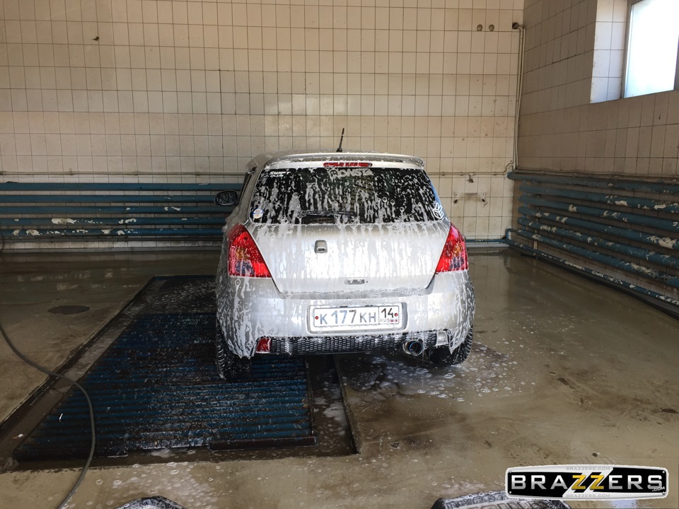 Собираемся на встречу, давно в мыслях была такая фотка xD — Suzuki Swift (2G)