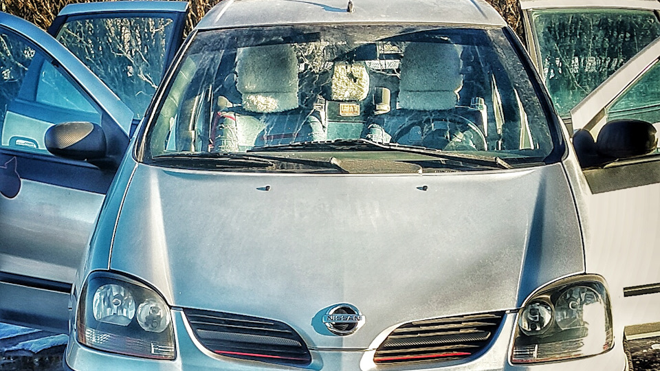 Nissan Almera Tino 2.2dci live in levis