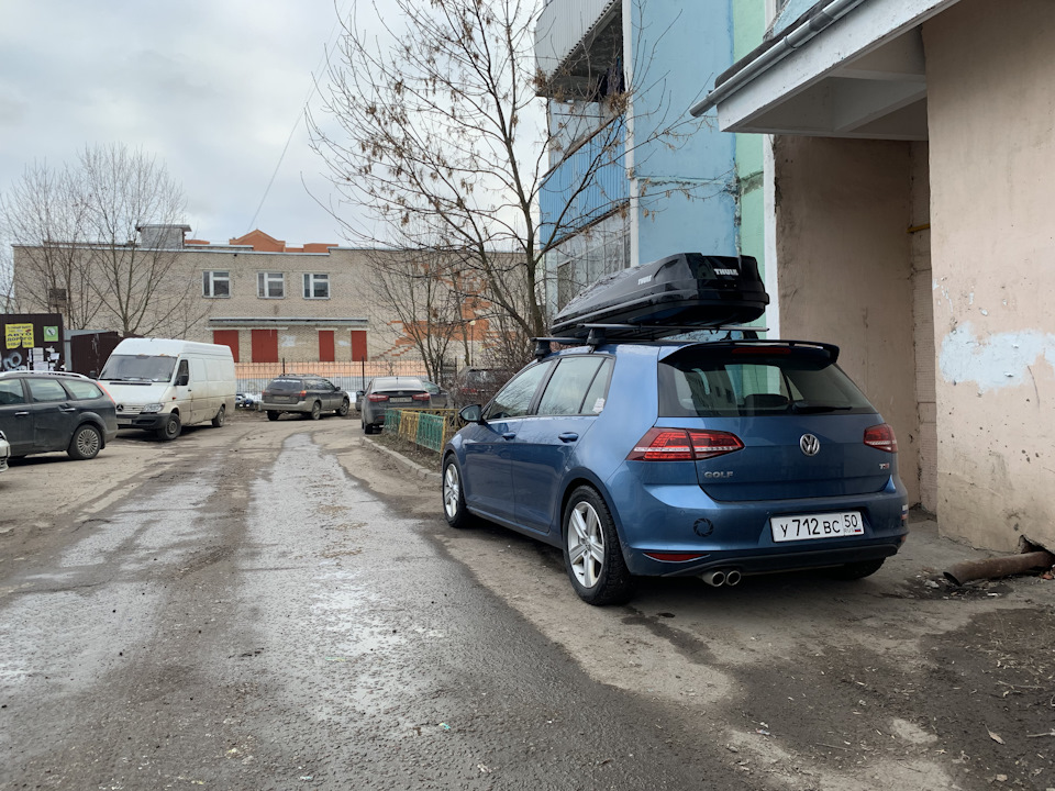 На районе — Volkswagen Golf Mk7