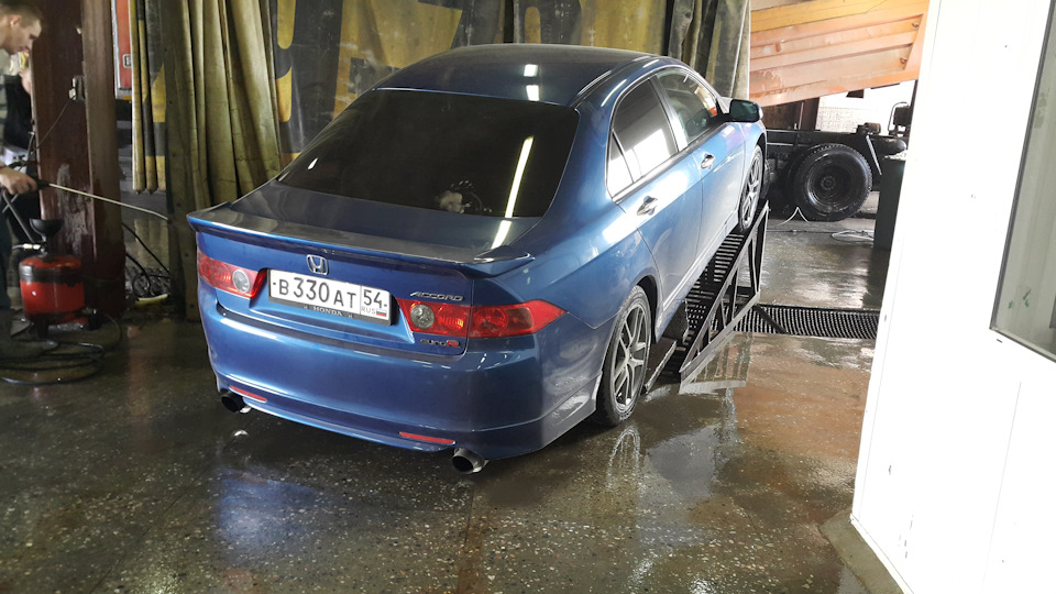 Фото в бортжурнале Honda Accord Euro R (CL7)