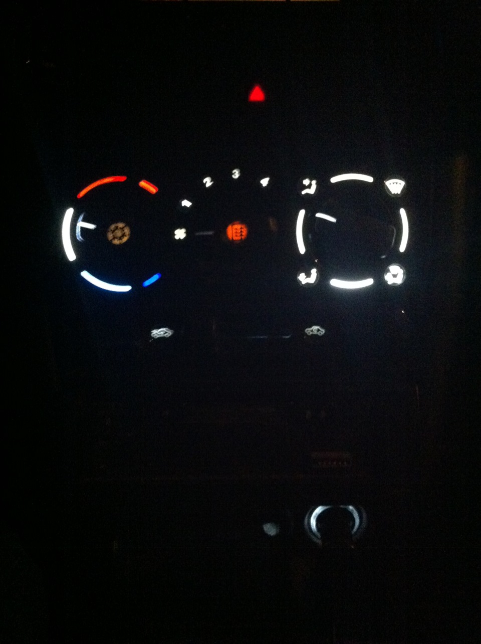 в темноте — Opel Tigra