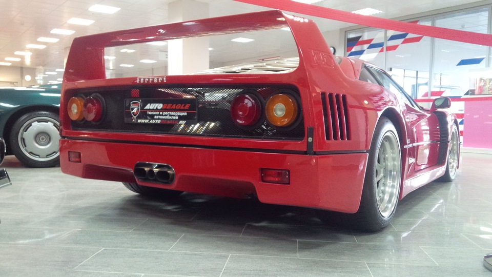Ferrari F40 — Mitsubishi Lancer X