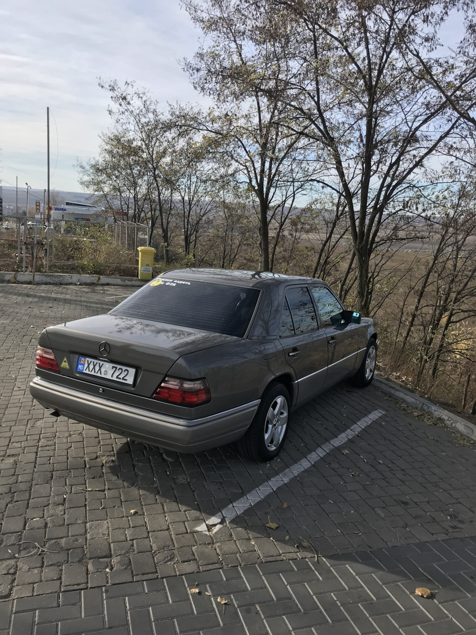 Фото в бортжурнале Mercedes-Benz E-Class (W124)
