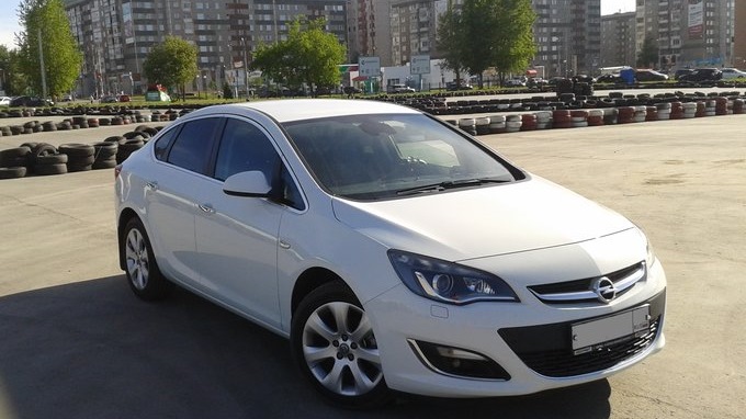 Opel Astra 1.4Turbo.Седан.