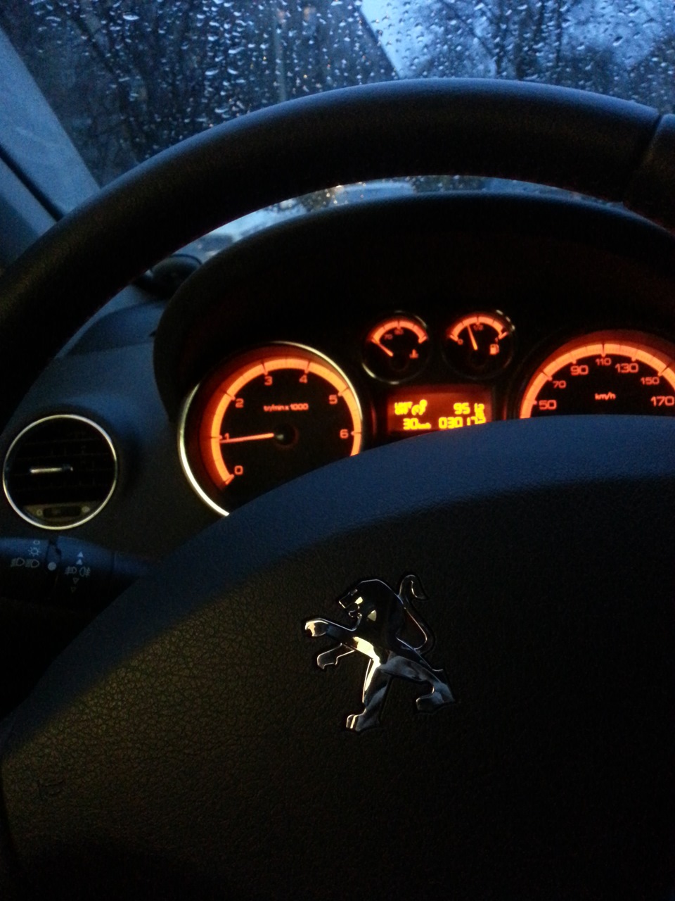 Фото в бортжурнале Peugeot 308 (1G)