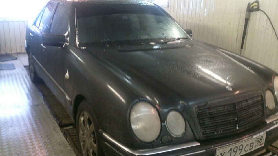 Фото в бортжурнале Mercedes-Benz E-Class (W210)