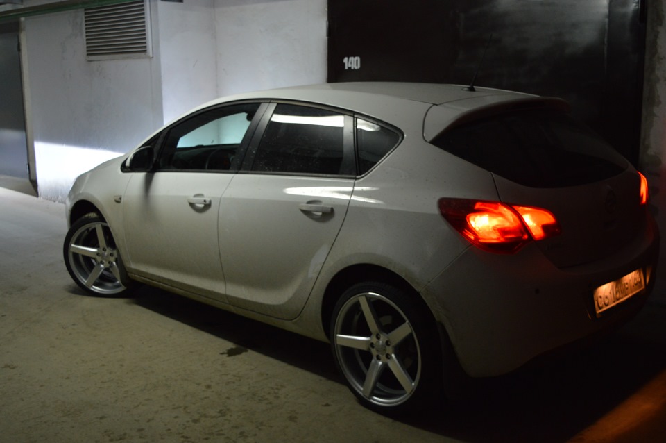 Другой ракурс — Opel Astra J
