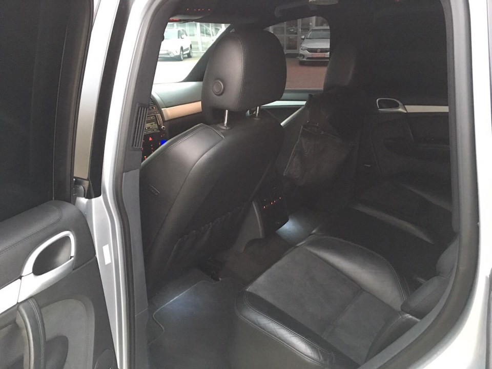 Фото в бортжурнале Volkswagen Touareg (1G)
