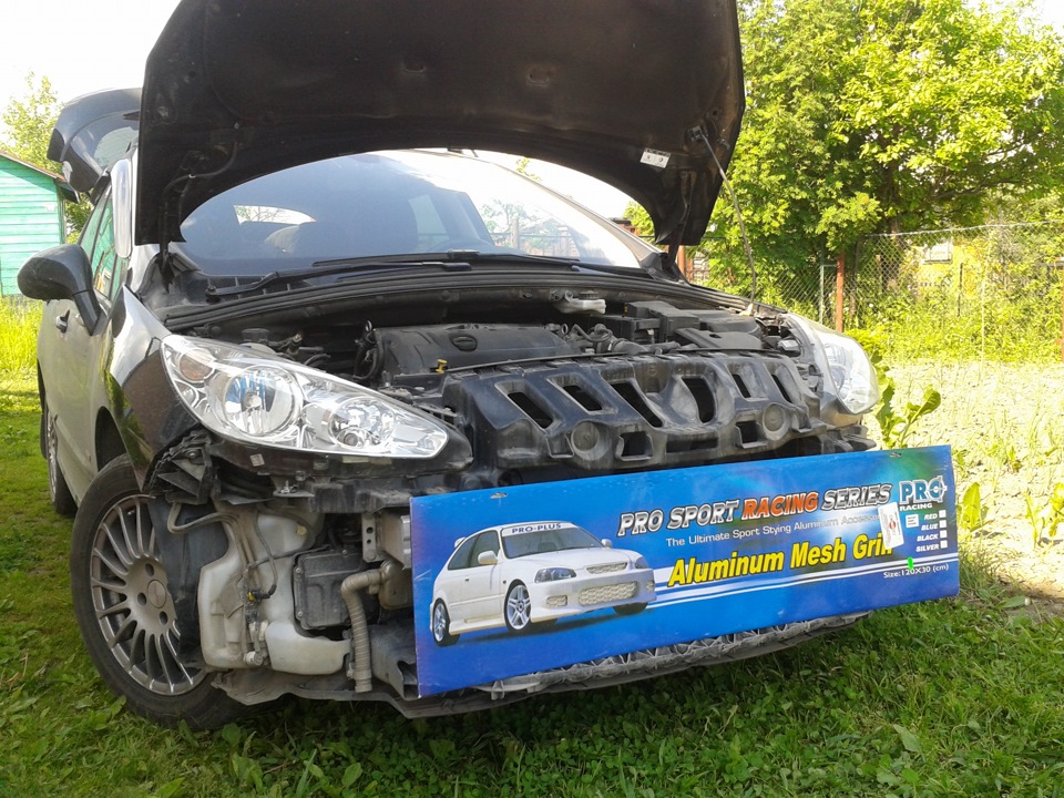 Без бампера но с решеткой — Peugeot 308 (1G)