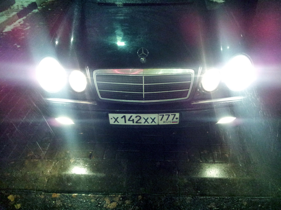 Фото в бортжурнале Mercedes-Benz E-Class (W210)