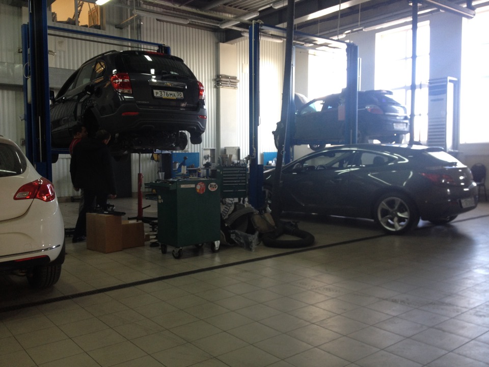 Фото в бортжурнале Opel Astra J GTC. Запчасти на фото: Novion P376