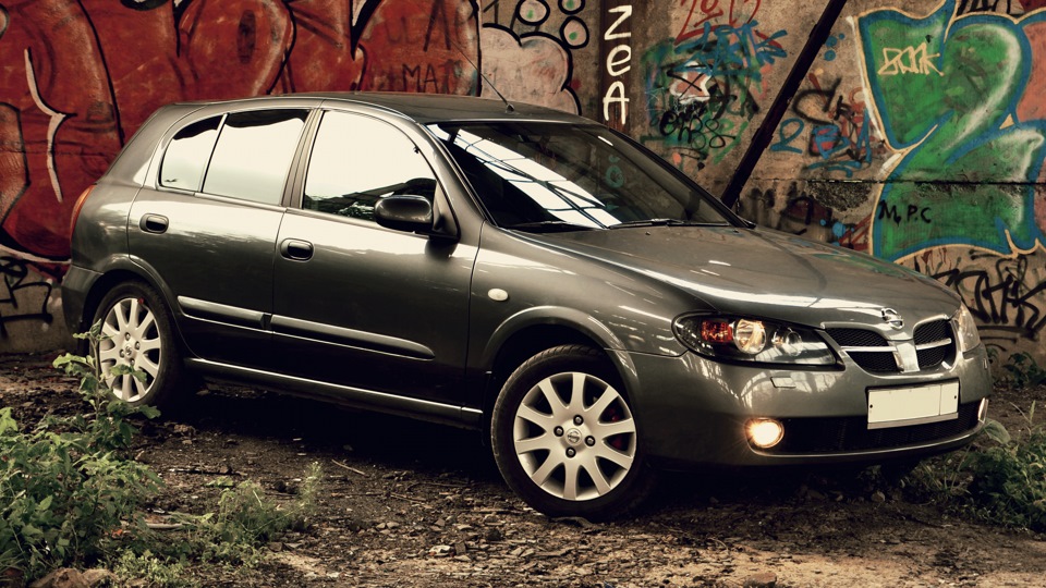 Nissan Almera 1.5 Comfort'ный хэтчбек