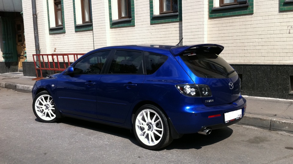 Mazda 3 Mobilis in mobile