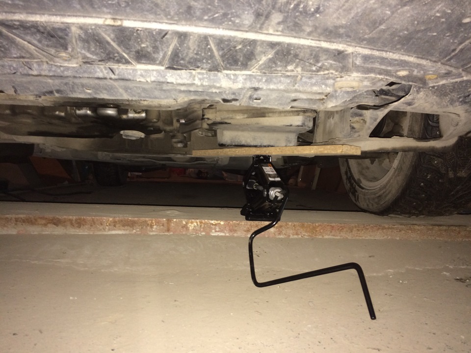 домкратом — Volkswagen Passat B6